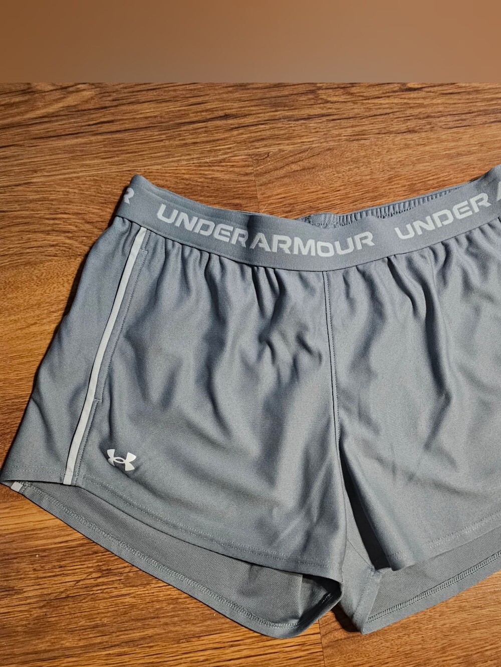 Under Armour Shorts Womens Gray Logo Graphic Running Workout. SMALL